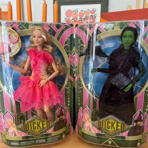 Wicked dolls Elphaba and Galinda set
